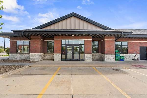 2.5 Acres of Improved Commercial Land for Sale in Cedar Rapids, Iowa