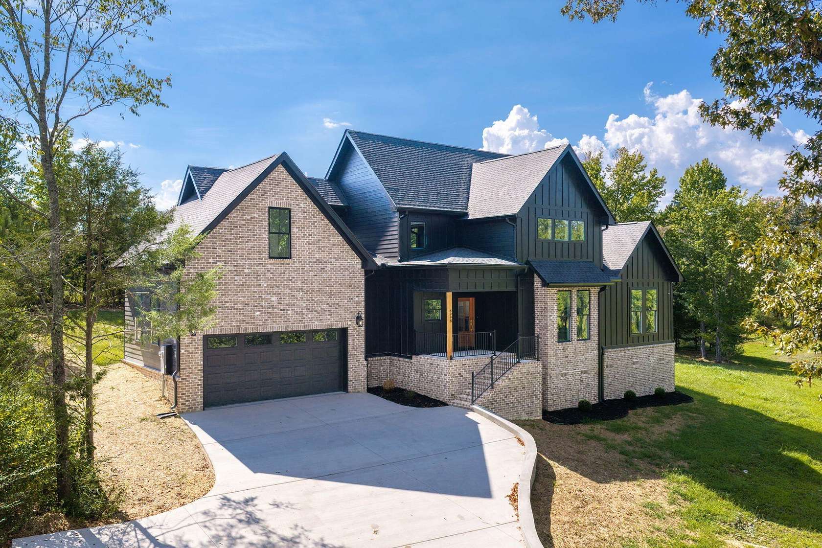1.65 Acres of Land with Home for Sale in Harrison, Tennessee