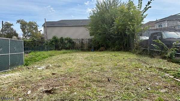 0.06 Acres of Mixed-Use Land for Sale in Newark, New Jersey