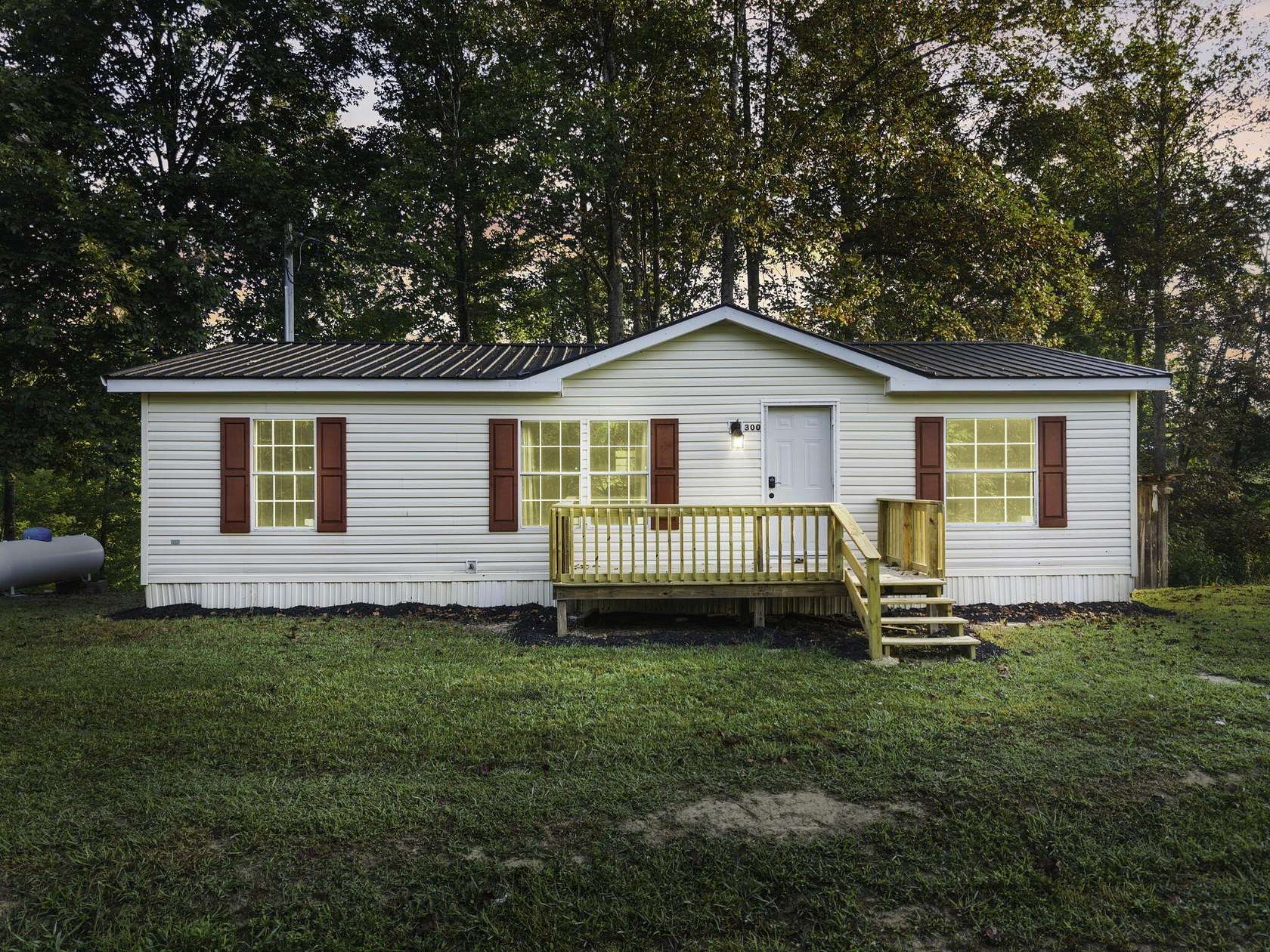 2 Acres of Land with Home for Sale in Beattyville, Kentucky
