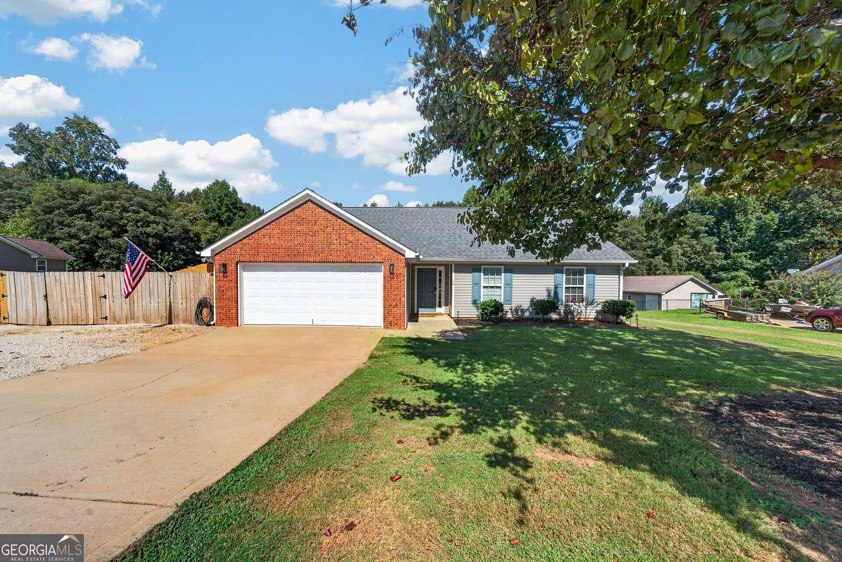 1.5 Acres of Land with Home for Sale in Eatonton, Georgia