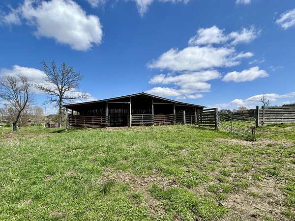 62.6 Acres of Agricultural & Residential Land for Sale in Strunk, Kentucky