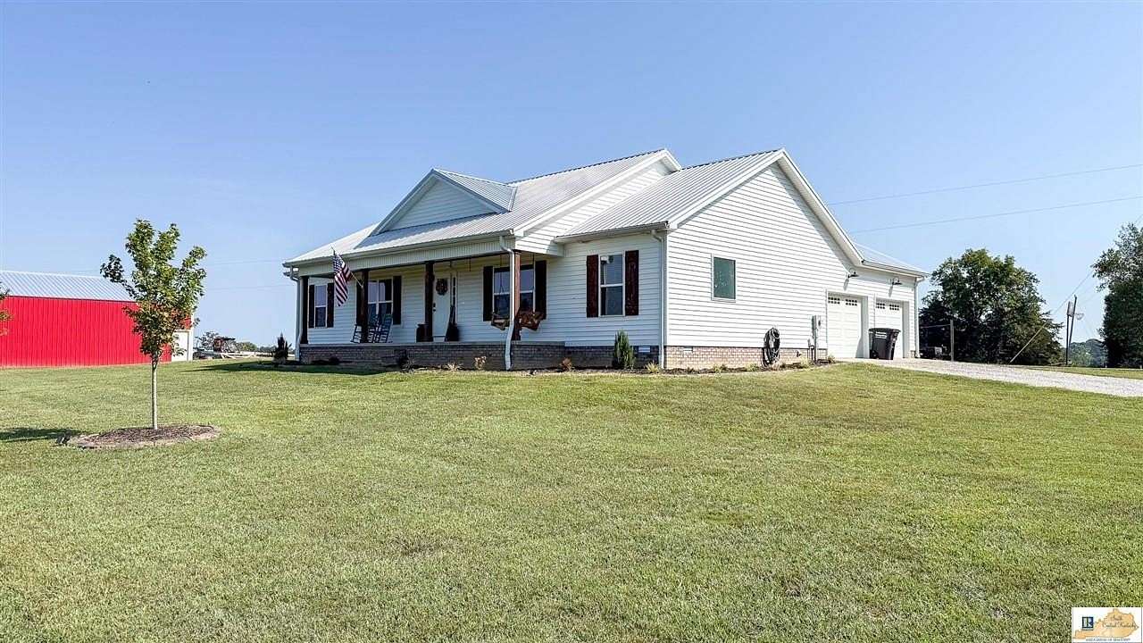 14.7 Acres of Land with Home for Sale in Glasgow, Kentucky