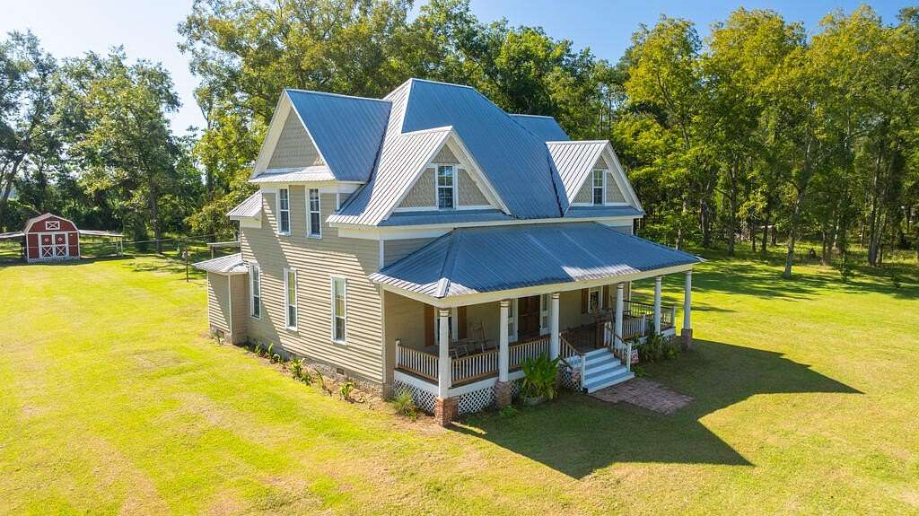 9.4 Acres of Land with Home for Sale in Dixie, Georgia