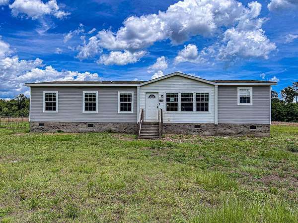 4.1 Acres of Land with Home for Sale in Hemingway, South Carolina