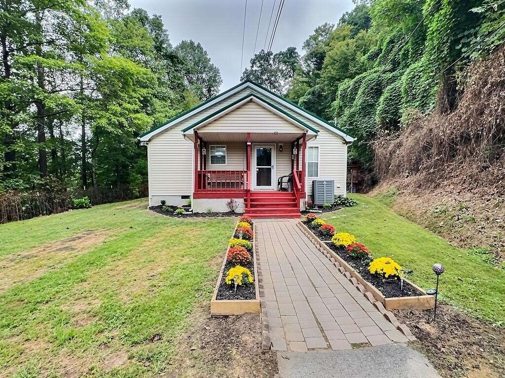 1.76 Acres of Land with Home for Sale in Prestonsburg, Kentucky