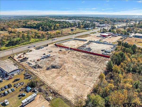 6.6 Acres of Commercial Land for Sale in Jacksonville, Texas