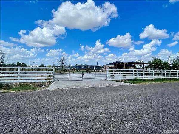 0.52 Acres of Improved Mixed-Use Land for Sale in Edcouch, Texas
