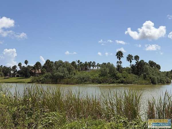Land for Sale in Bayview, Texas