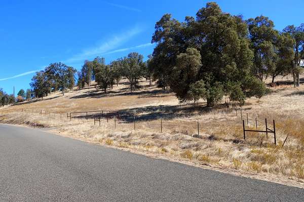 10.4 Acres of Land for Sale in Mariposa, California