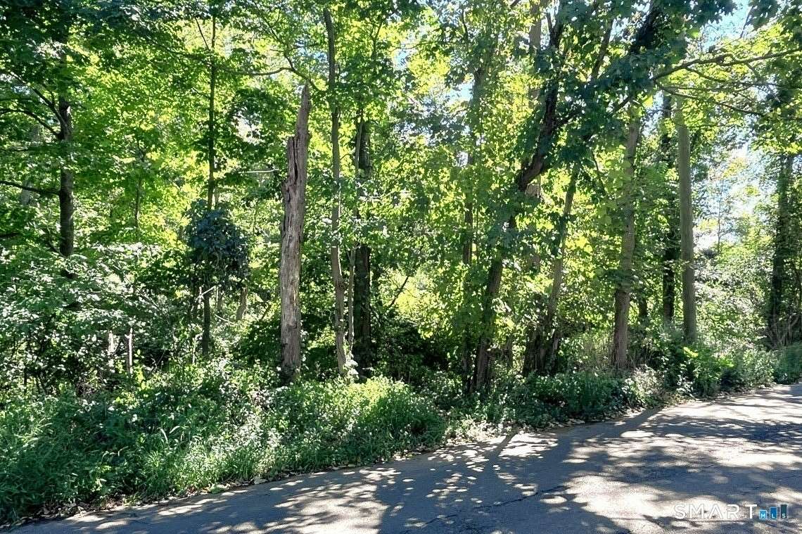 1.57 Acres of Residential Land for Sale in Hamden, Connecticut