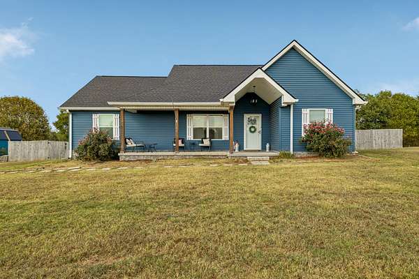 2.29 Acres of Land with Home for Sale in Westmoreland, Tennessee