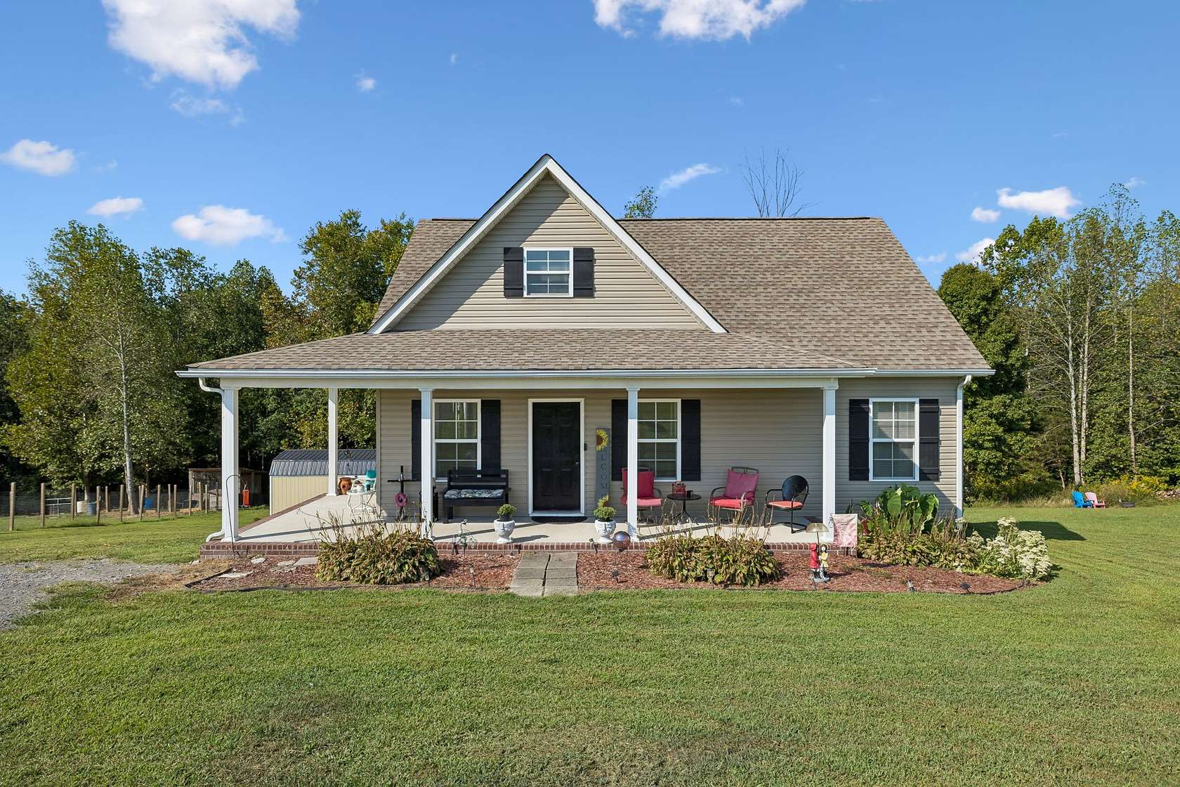 2.82 Acres of Land with Home for Sale in Lafayette, Tennessee