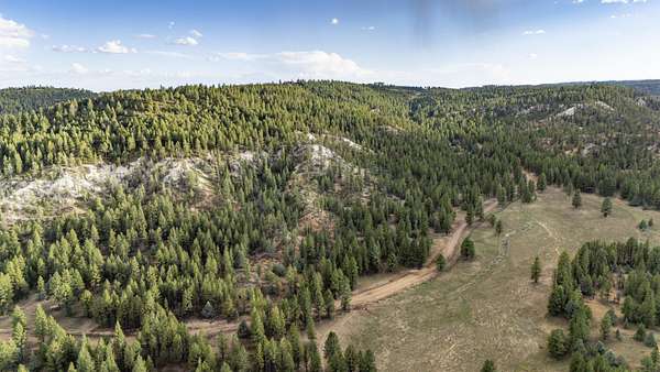 9.82 Acres of Residential Land for Sale in Alton, Utah
