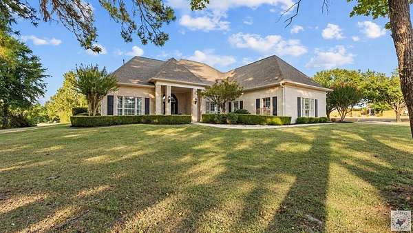 1.53 Acres of Land with Home for Sale in Texarkana, Texas