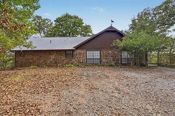 17.6 Acres of Land with Home for Sale in Muskogee, Oklahoma