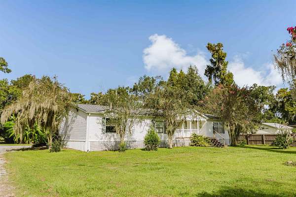 1.5 Acres of Land with Home for Sale in Thibodaux, Louisiana