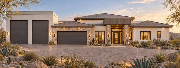2.5 Acres of Land with Home for Sale in Scottsdale, Arizona