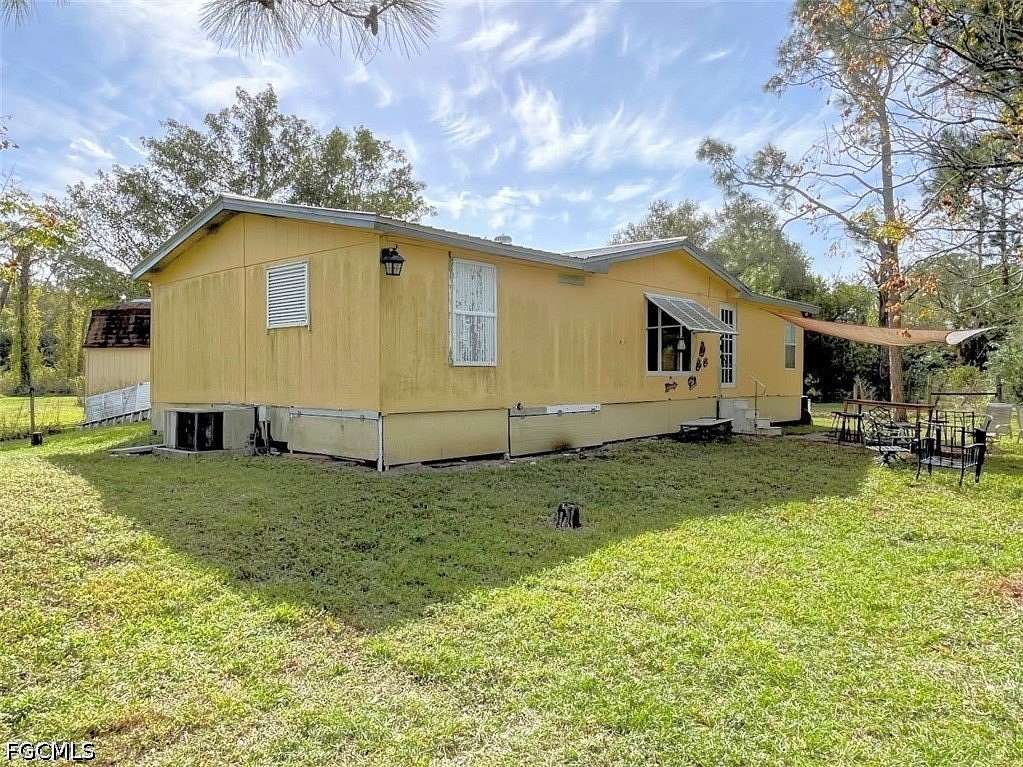 2.5 Acres of Land with Home for Lease in Clewiston, Florida