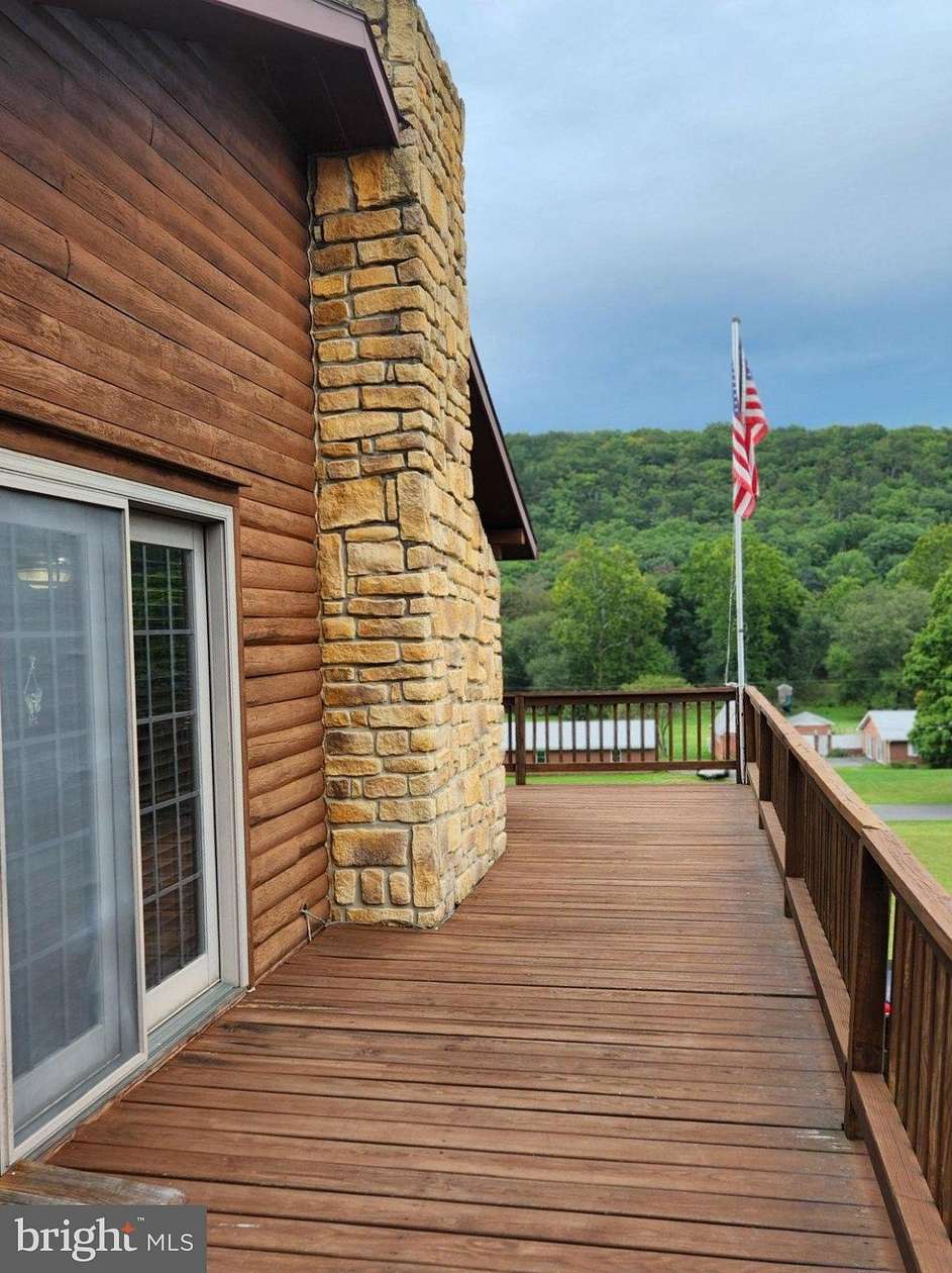 9 Acres of Land with Home for Sale in Berkeley Springs, West Virginia