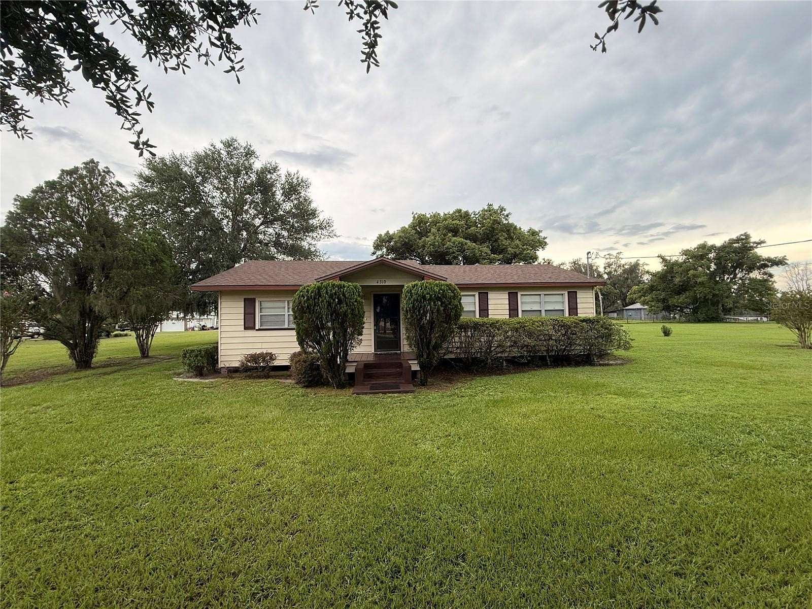 9.34 Acres of Land with Home for Sale in Mulberry, Florida