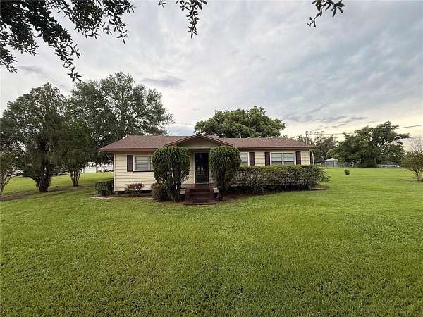 9.34 Acres of Land with Home for Sale in Mulberry, Florida
