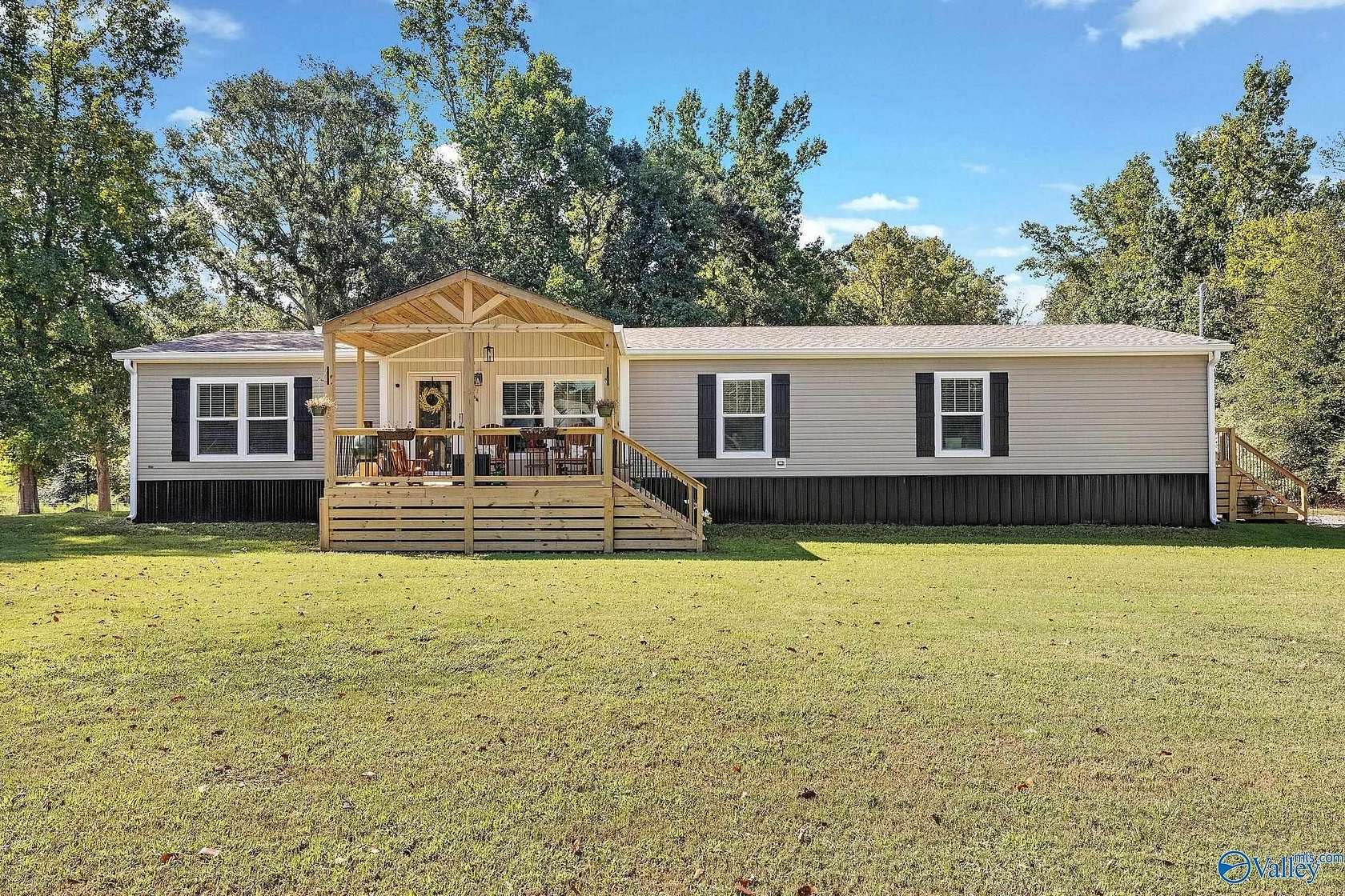 17.9 Acres of Land with Home for Sale in Altoona, Alabama