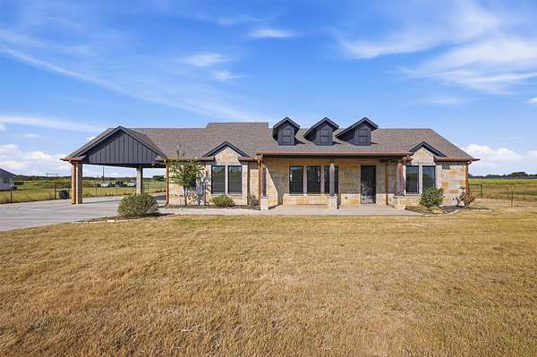 2 Acres of Land with Home for Sale in Whitesboro, Texas