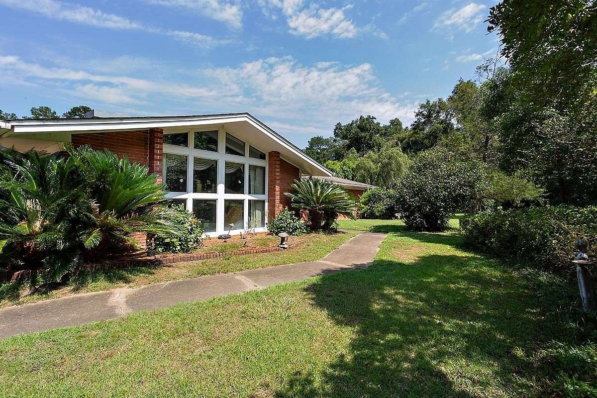 6.56 Acres of Land with Home for Sale in Tallahassee, Florida