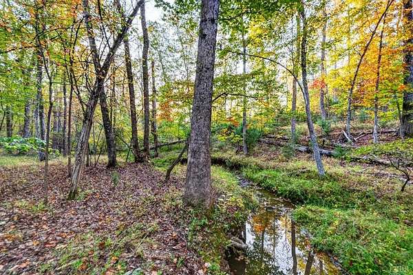 5 Acres of Land for Sale in Amherst, Virginia