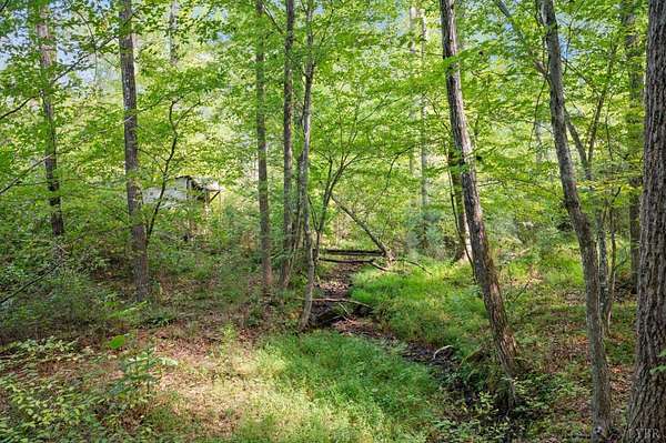 5 Acres of Land for Sale in Amherst, Virginia