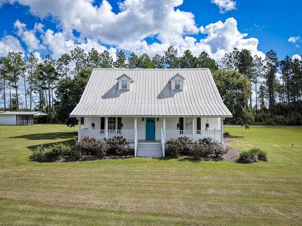 10.6 Acres of Land with Home for Sale in Lakeland, Georgia