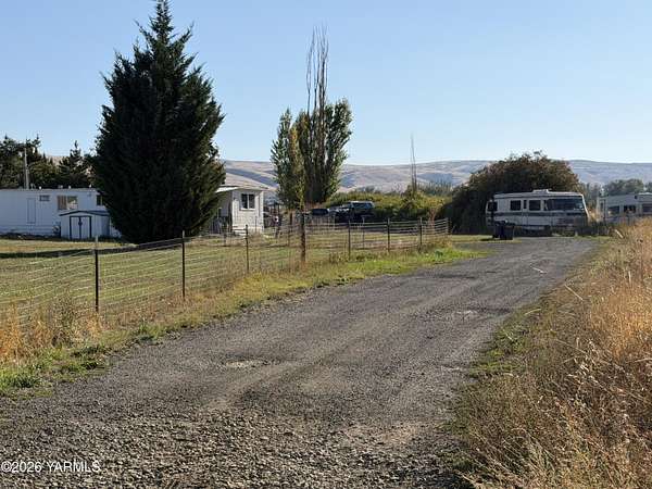 2.7 Acres of Land with Home for Sale in Yakima, Washington