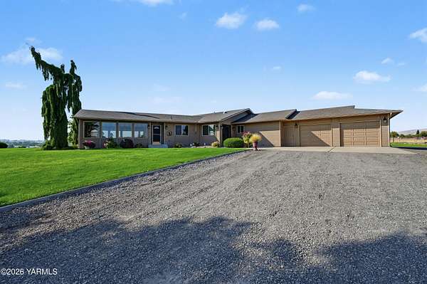 4.72 Acres of Land with Home for Sale in Selah, Washington