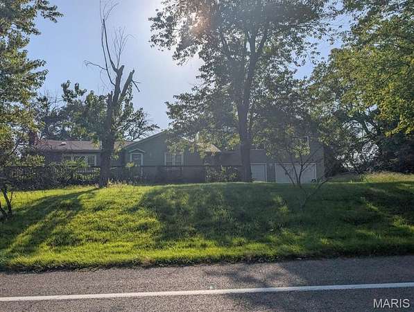 2.1 Acres of Land with Home for Sale in St. Louis, Missouri