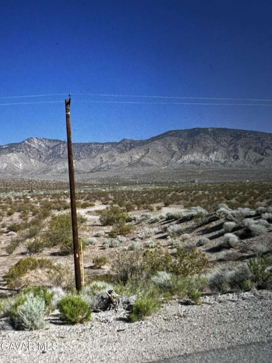 4.66 Acres of Land for Sale in Mojave, California