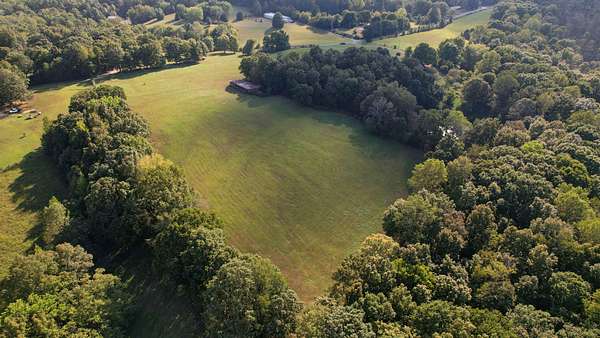10 Acres of Residential Land for Sale in Dickson, Tennessee