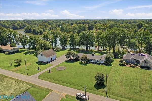 1.63 Acres of Land with Home for Sale in Montross, Virginia
