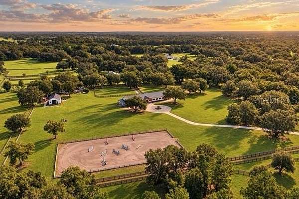 10 Acres of Land with Home for Sale in Morriston, Florida