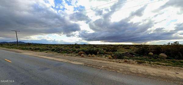 4 Acres of Land for Sale in Lancaster, California