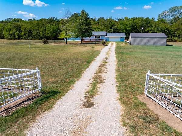 4.26 Acres of Land with Home for Sale in Earlsboro, Oklahoma