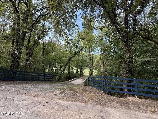 25.2 Acres of Land for Sale in Knoxville, Tennessee