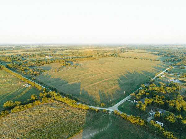 112 Acres of Land for Sale in Wills Point, Texas