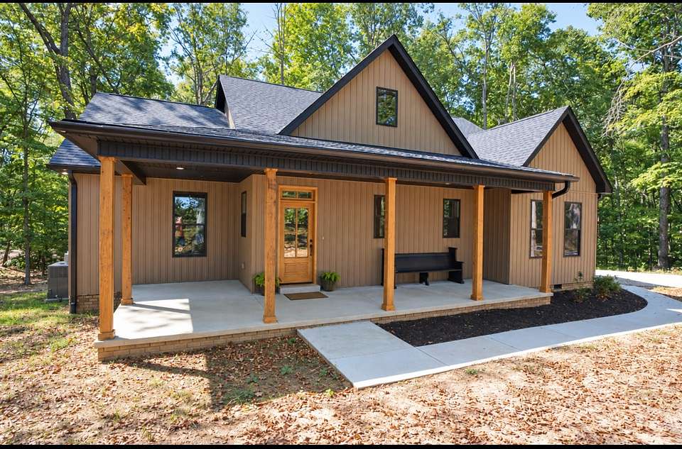 1.5 Acres of Land with Home for Sale in Charlotte, Tennessee