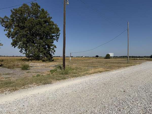 0.35 Acres of Mixed-Use Land for Auction in Tyronza, Arkansas