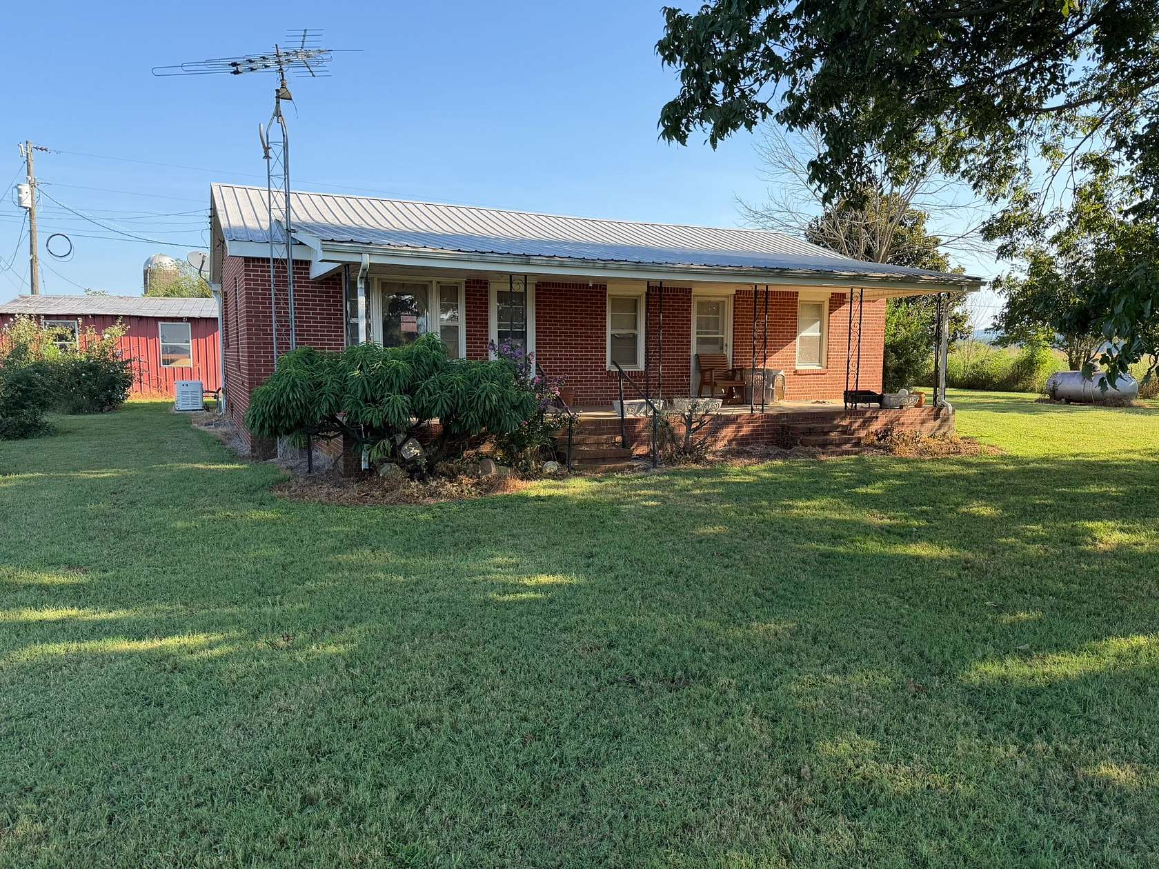 130 Acres of Agricultural Land with Home for Auction in Winchester, Tennessee