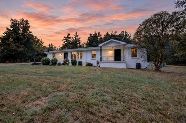 2 Acres of Land with Home for Sale in Brentwood, Tennessee
