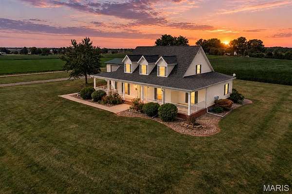 4.24 Acres of Land with Home for Sale in Moro, Illinois