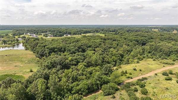 9.6 Acres of Land for Sale in Carlinville, Illinois