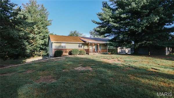 1.67 Acres of Land with Home for Sale in Nashville, Illinois